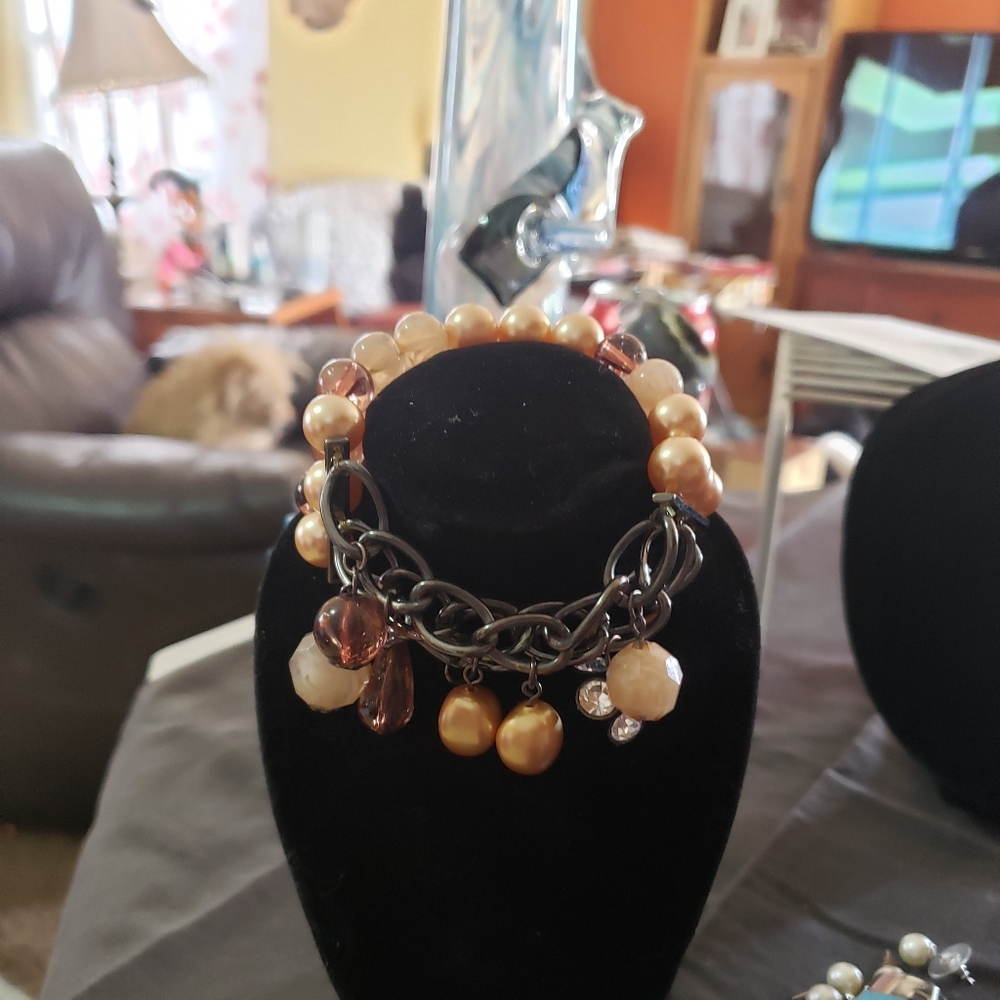 Bracelets - Picture 2 of 11
